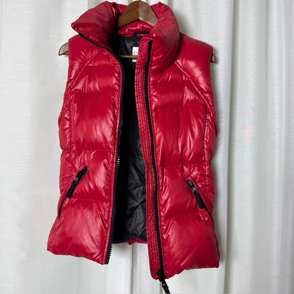 SAM. Red Puffer Vest medium Christmas holiday size medium - Picture 2 of 9